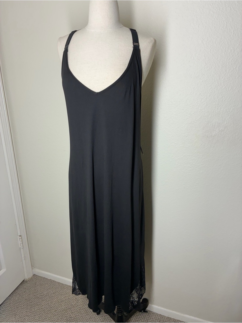 NWT Women’s Lilac and London Black Midi Nightgown with Lace Trim, size Large